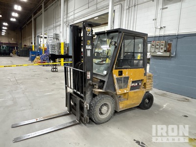 1997 Cat GC25 5000 lb Carrelli Elevatori