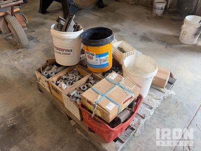 Quantity of Assorted Stainless and Galvanised Nuts and Bolts その他 - 店舗 & 倉庫