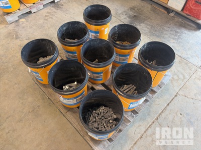Quantity of Assorted Stainless and Galvanised Nuts and Bolts その他 - 店舗 & 倉庫