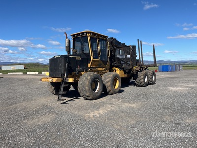 2014 Tigercat 1075B 8x8 Series ll Log Forwarder