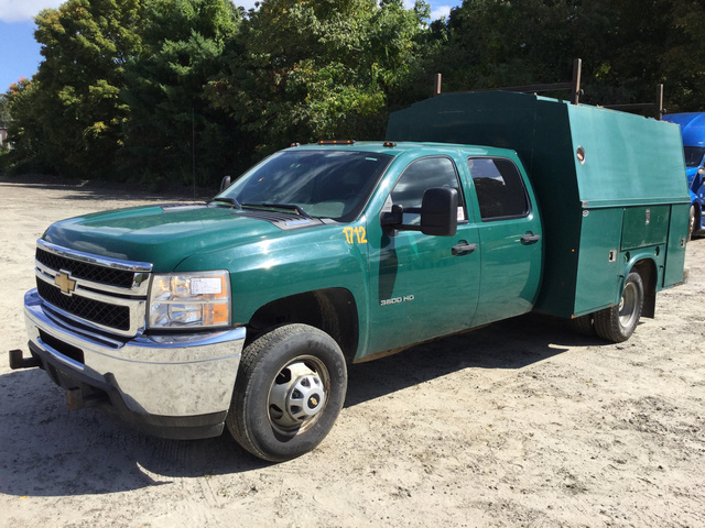 2011 Chevrolet Silverado 3500HD Service Truck