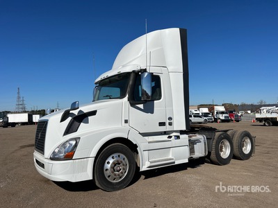 2018 Volvo VNL300 6x4 Ciągnik siodłowy T/A z kabiną dzienną