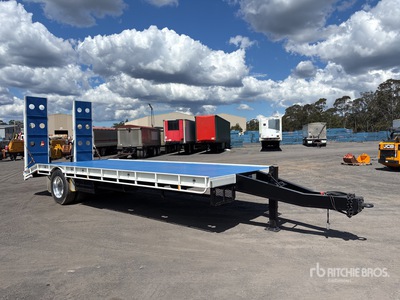2002 Macol Transport Equipment 7.4 m S/A Equipment Trailer