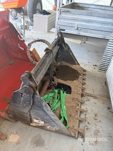 Multi-Purpose Skid Steer Bucket