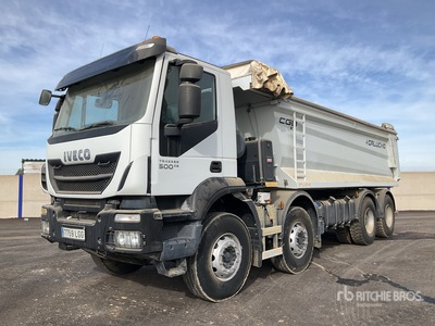 2020 Iveco Trakker 500 8x4 Twin-Steer を見 Dump Truck