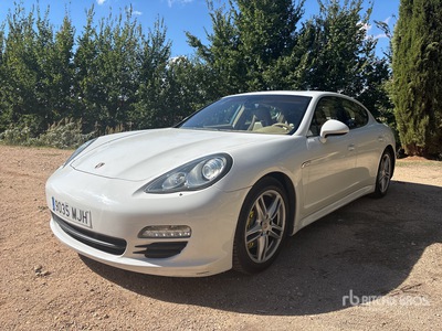 2010 Porsche Panamera Automobile