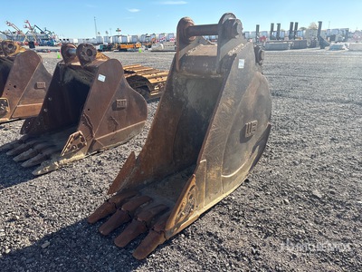 28 in Excavator Bucket - Fits Komatsu 490