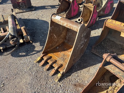 Wain-Roy 23 in Excavator Bucket