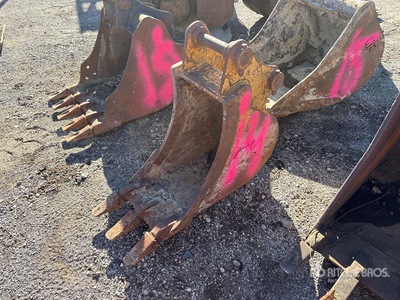 12 in دلو حفارة - Fits Cat 305