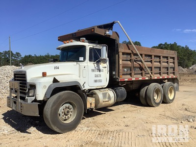 2001 Mack RD 6x4 Camion à benne basculante D/E