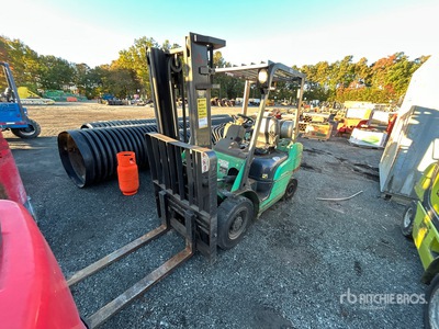 Mitsubishi FG25N 5000 lb フォークリフト