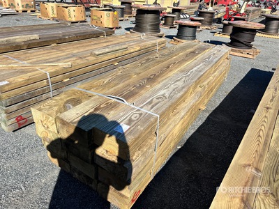 Quantity of (12) 6 x 12 x 12 ft Pressure Treated Bois de construction