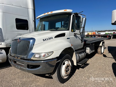 2013 International DuraStar 4300 4x2 Roll-Off Truck