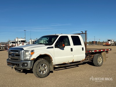 2013 Ford F-350 XLT 4x4 Crew Cab Flatbed Truck