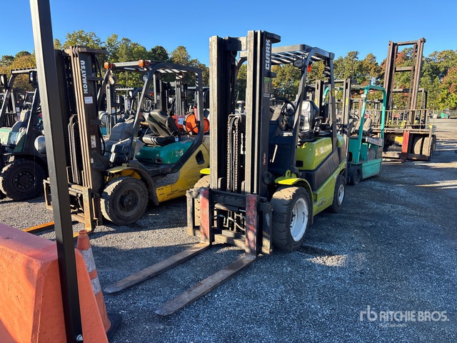 Clark C30L 4800 lb Cushion Tire Forklift