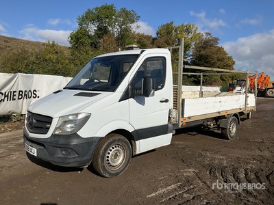 2018 Mercedes-Benz 4x2 Flatbed Truck
