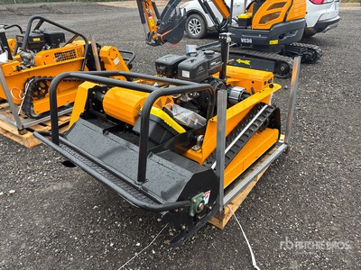 2006 SDLOOL LM1000Q Remote Controlled Tracked Lawn Mower (Unused)