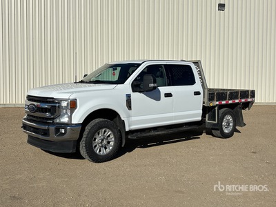 2022 Ford F-350 XLT 4x4 Crew Cab Ciężarówka z płaską platformą