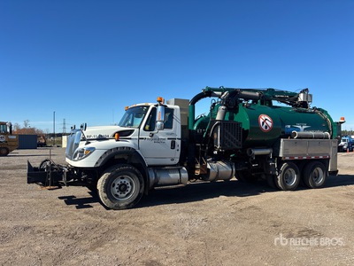 Vactor on 2011 International 7600 6x4 Ciężarówka z koparką próżniową
