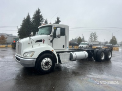 2018 Kenworth 6x4 を見 Cab and Chassis