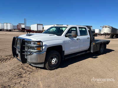 2019 Chevrolet Silverado 3500HD 4x4 Crew Cab 平台トラック