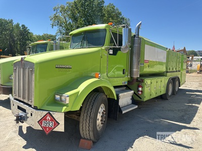 2006 Kenworth T800 2000 gal 6x4 Fuel and Lube Truck (Inoperable)