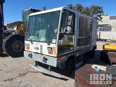 2016 Tennant Sentinel Camion barredora (Inoperable)