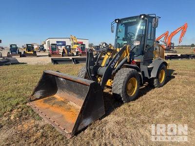 2020 John Deere 324L Wiellader