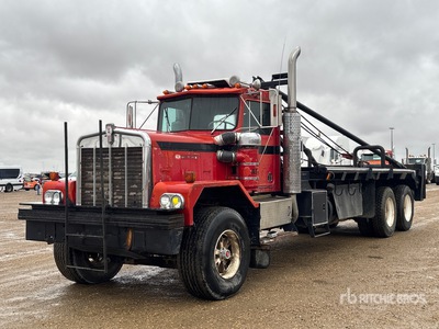 1981 Kenworth LW900 6x4 Bed Truck