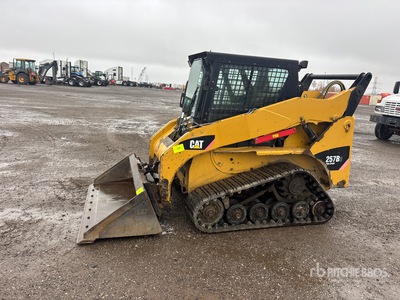 2011 Cat 257B3 Two-Speed を見 Compact Track Loader
