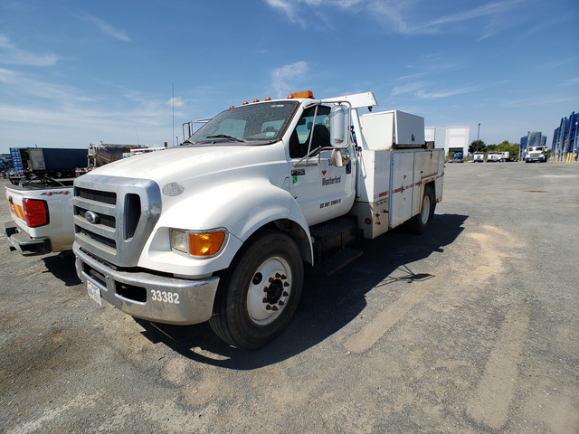 2011 Ford F-750 XL Super Duty S/A Service Truck w/ Crane