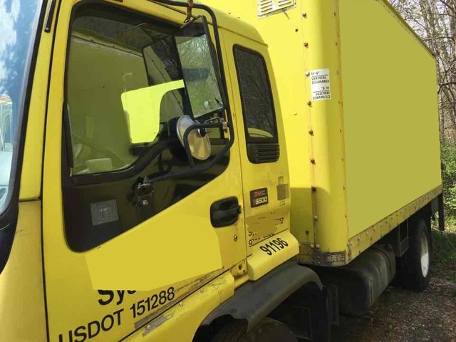 2001 GMC T6500 Cargo Truck