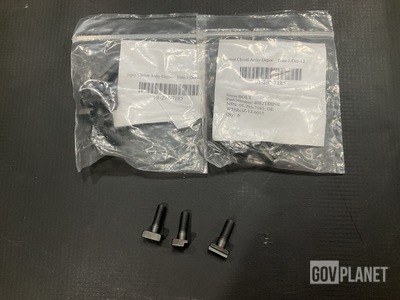 (135) GE 4082T88P02 Shoulder Bolts