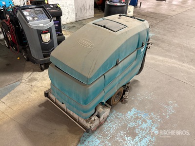 Tennant 5680 Walk-Behind Electric Floor Scrubber