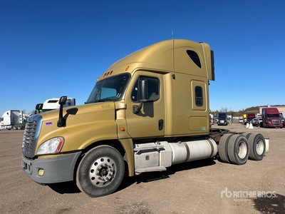 2013 Freightliner Cascadia 125 6x4 T/A Sleeper Truck Tractor