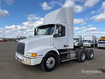1999 Volvo VN 6x4 Cabeza Tractora Cabina Corta