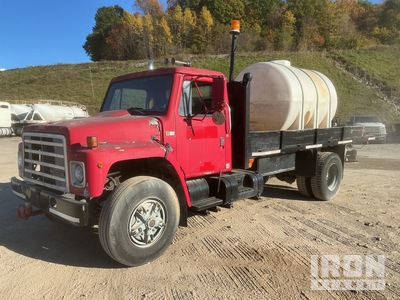 1985 International 1954 4x2 Flatbed Truck