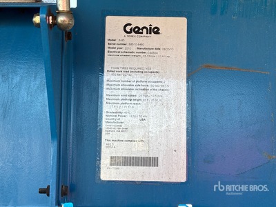 2010 Genie S-85 4WD Diesel 4WD Diesel ブームリフト