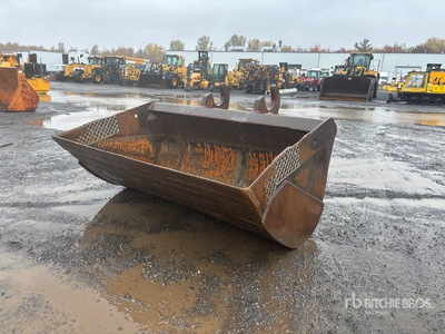 EDF 86 in Q/C Cleanup Excavator Bucket