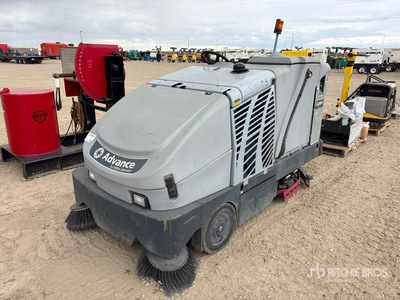 2011 Advance Captor 4800 Ride-On を見 Sweeper