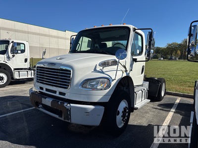 2014 Freightliner M2 4x2 S/A Day Cab Truck Tractor