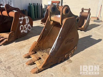 Quantity of (3) Digging Excavator Bucket - Fits Cat 330