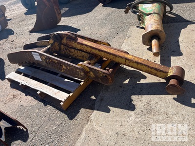 Geith EK18 24 in Excavator Thumb - Fits Cat 320