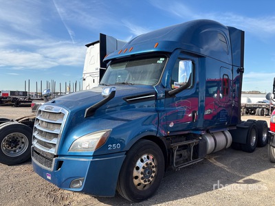2020 Freightliner Cascadia 126 6x4 Cabeza Tractora Cabina Dormitorio (Inoperable)