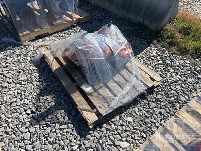 Quantity of (2) Stihl TS420 Concrete Saw コンクリート その他