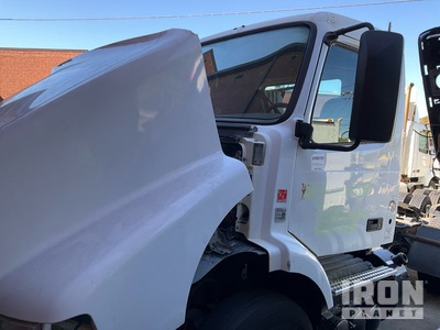 2017 Volvo VNM 4x2 S/A Day Cab Truck Tractor