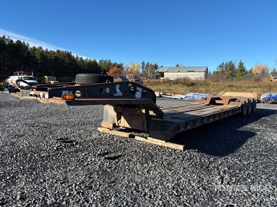 2003 Fontaine Tri/A Removable Gooseneck Lowboy Trailer