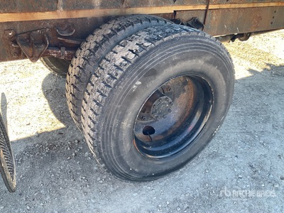 1999 International 4700 4x2 Flatbed Truck