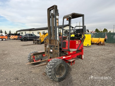 2005 Moffett M7 5500 lb Carrello elevatore su autocarro