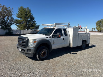 2015 Ford F-450 XL 4x2 Extended Cab Utility Truck